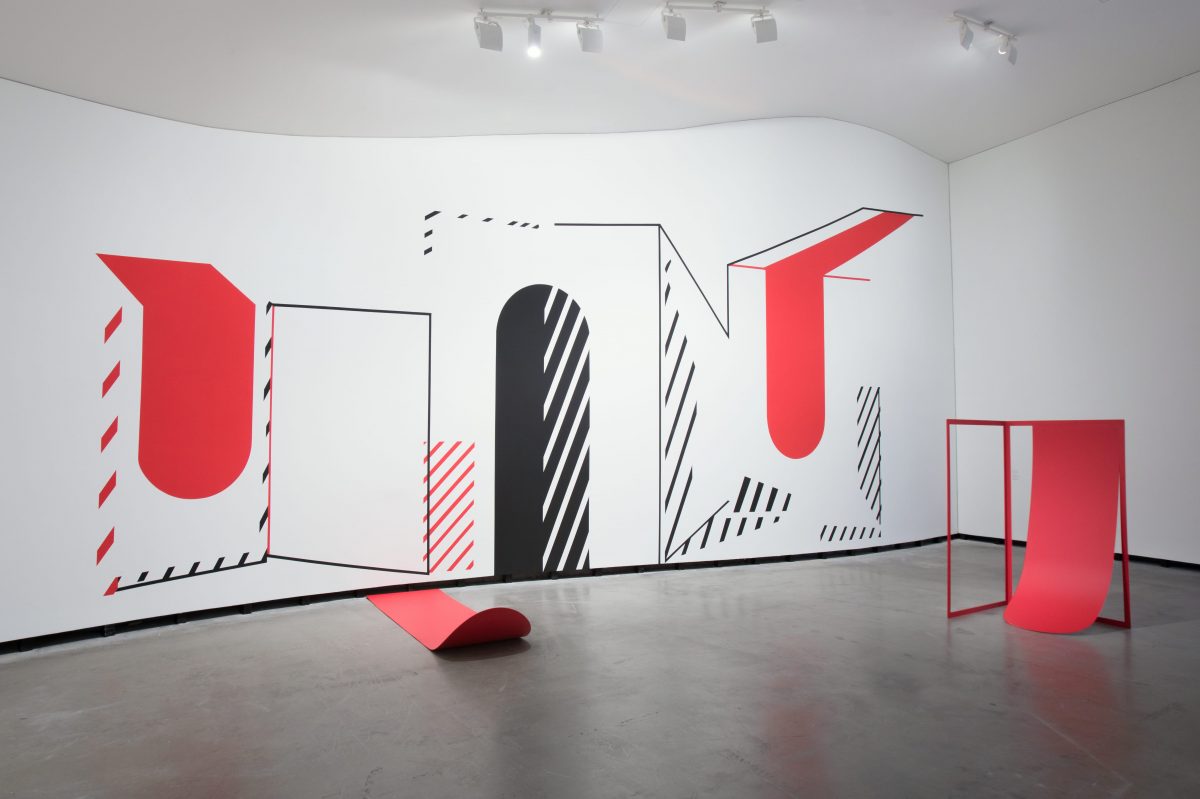 <i>judith hopf</i>, 2019 
</br>
installation view, martha herford museum, herford
>
