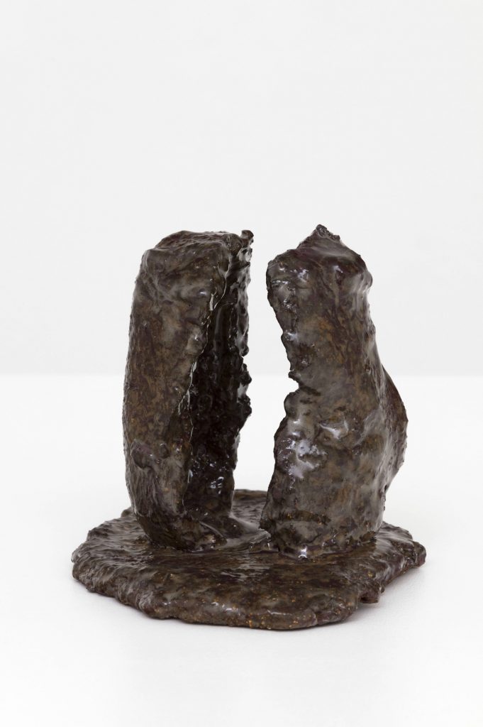 <i>rock</i>, 2019</br>
glazed stoneware</br>14 x 14 x 20 cm / 5.5 x 5.5 x 7.8 in