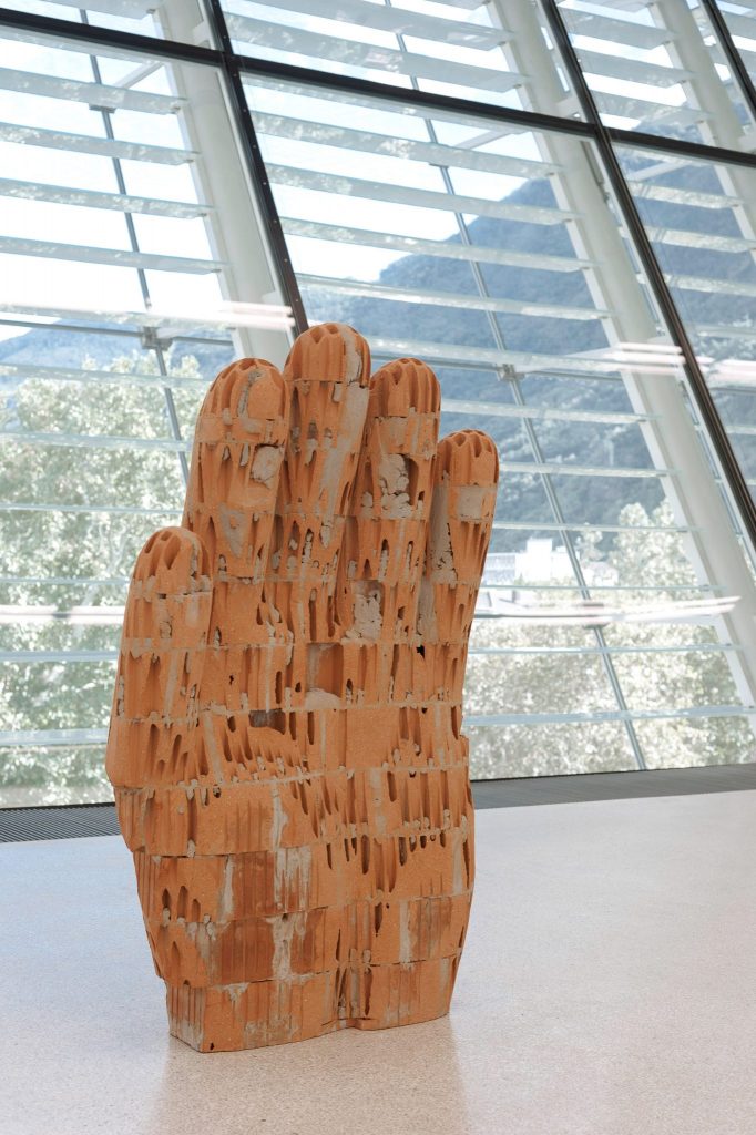 <i>hand 2</i>, 2016 
</br>
bricks and cement, 130 x 80 x 34 cm / 51.2 x 31.5 x 13.4 in
</br>
installation view, museion, bolzano

>