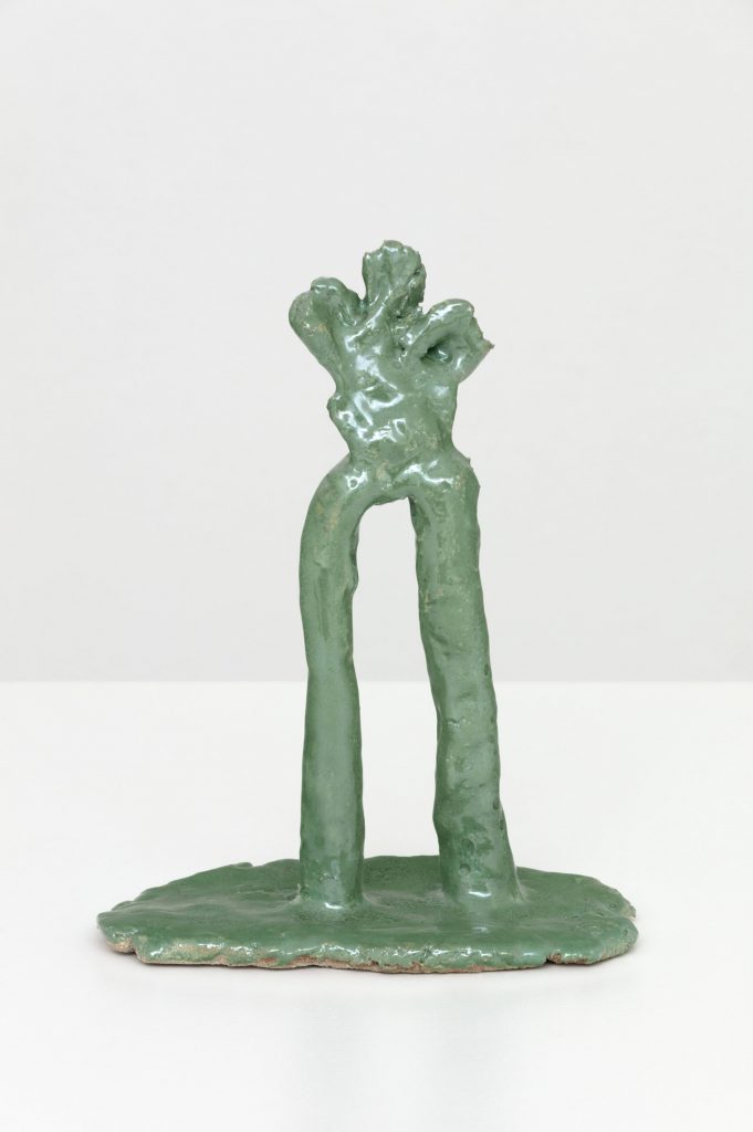 <i>venus</i>, 2019</br>
glazed stoneware</br>26,5 x 20,5 x 12,5 cm / 10.4 x 8 x 4.9 in