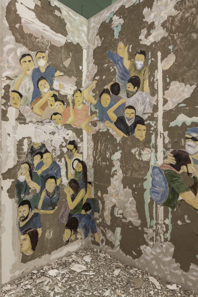 <i>crowd fade</i>, 2017
</br>
installation view, 15th istanbul biennial, istanbul modern, istanbul>
