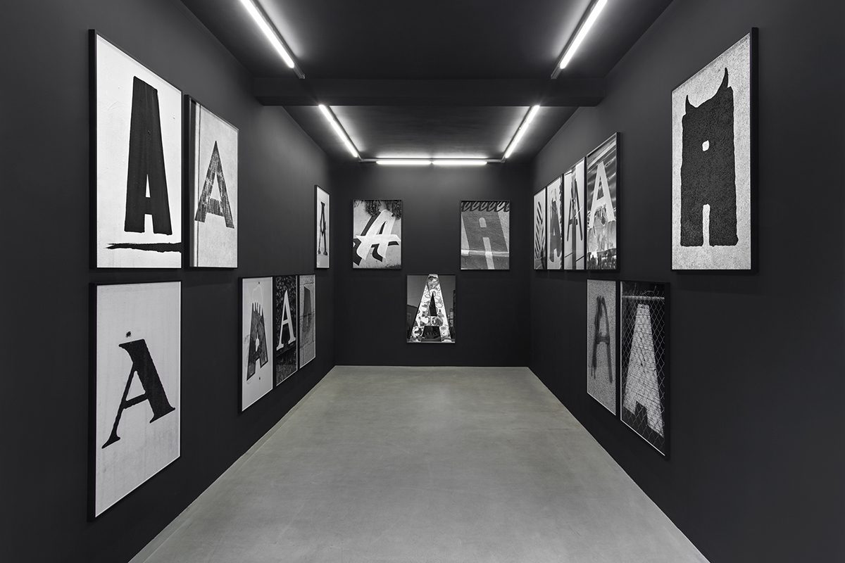 <I>black box collision a: gasoline & auto electric</I>, 2014
</br>
installation view, kaufmann repetto, milan
>