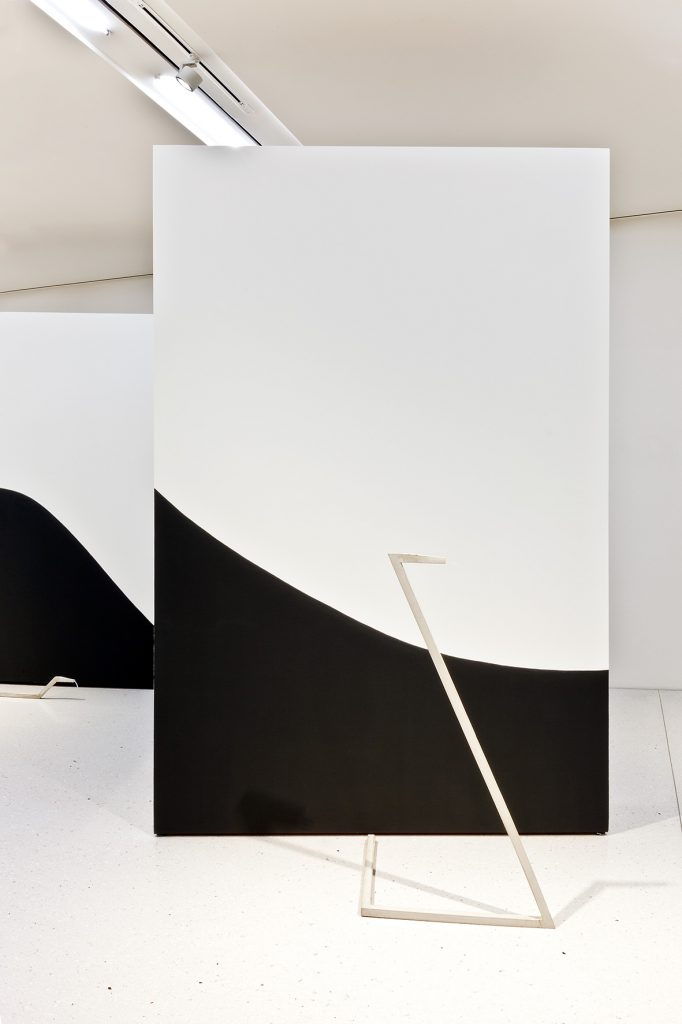 <i>more</i>, 2015 
</br>
installation view, neue galerie, kassel
>