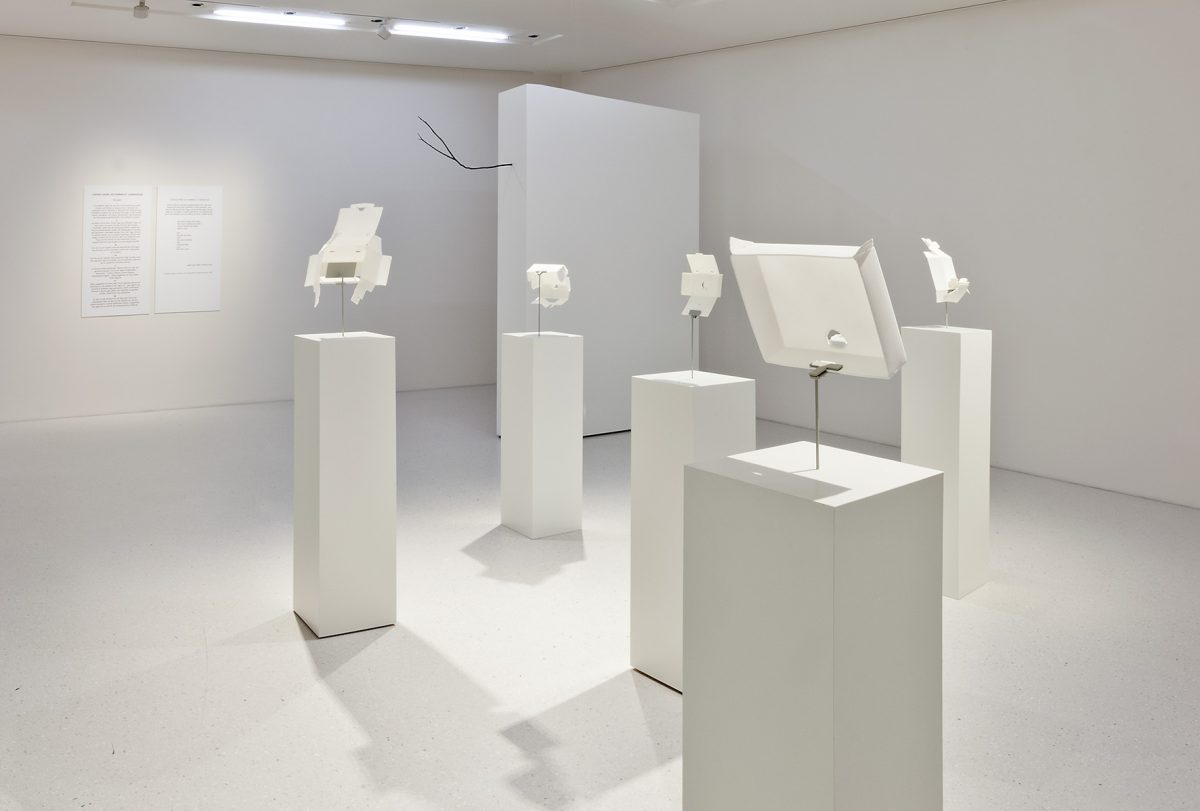 <i>more</i>, 2015 
</br>
installation view, neue galerie, kassel
>