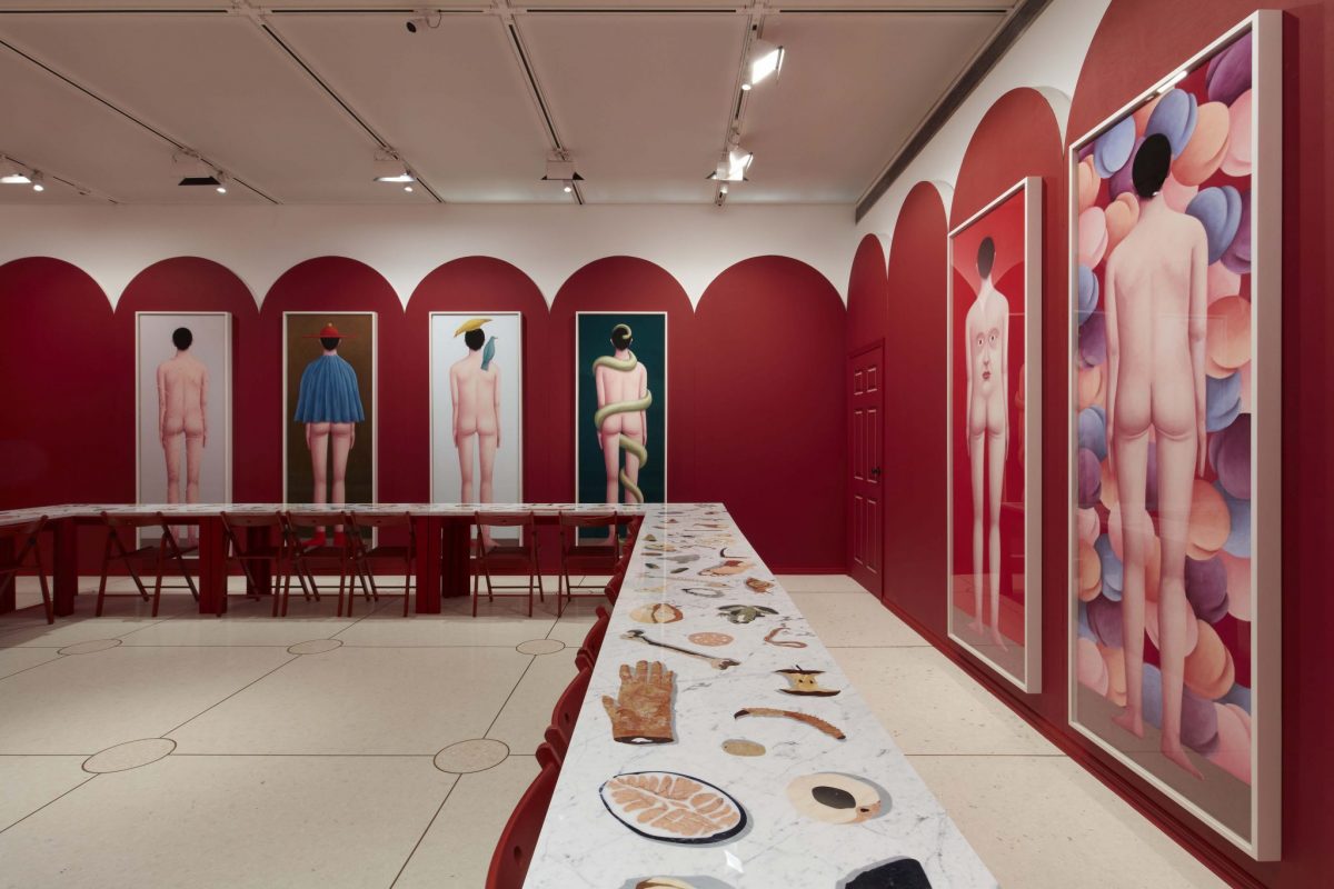 <i>dinner for 24 sheep</i>, 2017
</br>
installation view, metropolitan opera, new york>