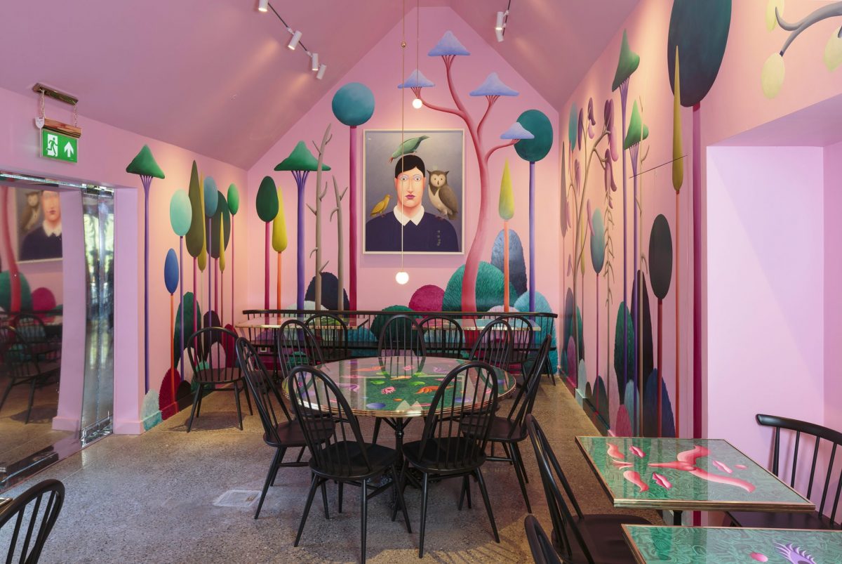 <i>café party</i>, 2017
</br>
installation view, jupiter artland, edinburgh>