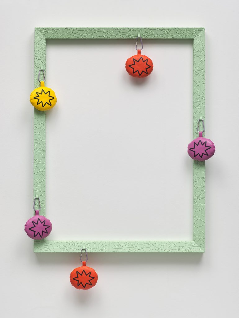 <i>untitled</I>, 2014
</br>
oil on canvas with carabiners
</br>
99,1 x 71,1 x 6,4 cm / 39 x 28 x 2.5 in>