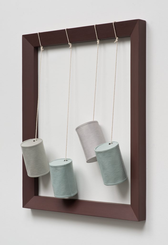 <i>untitled</I>, 2014
</br>
oil on canvas and poplar
</br>
61 x 48,3 x 10,2 cm / 24 x 19 x 4 in>