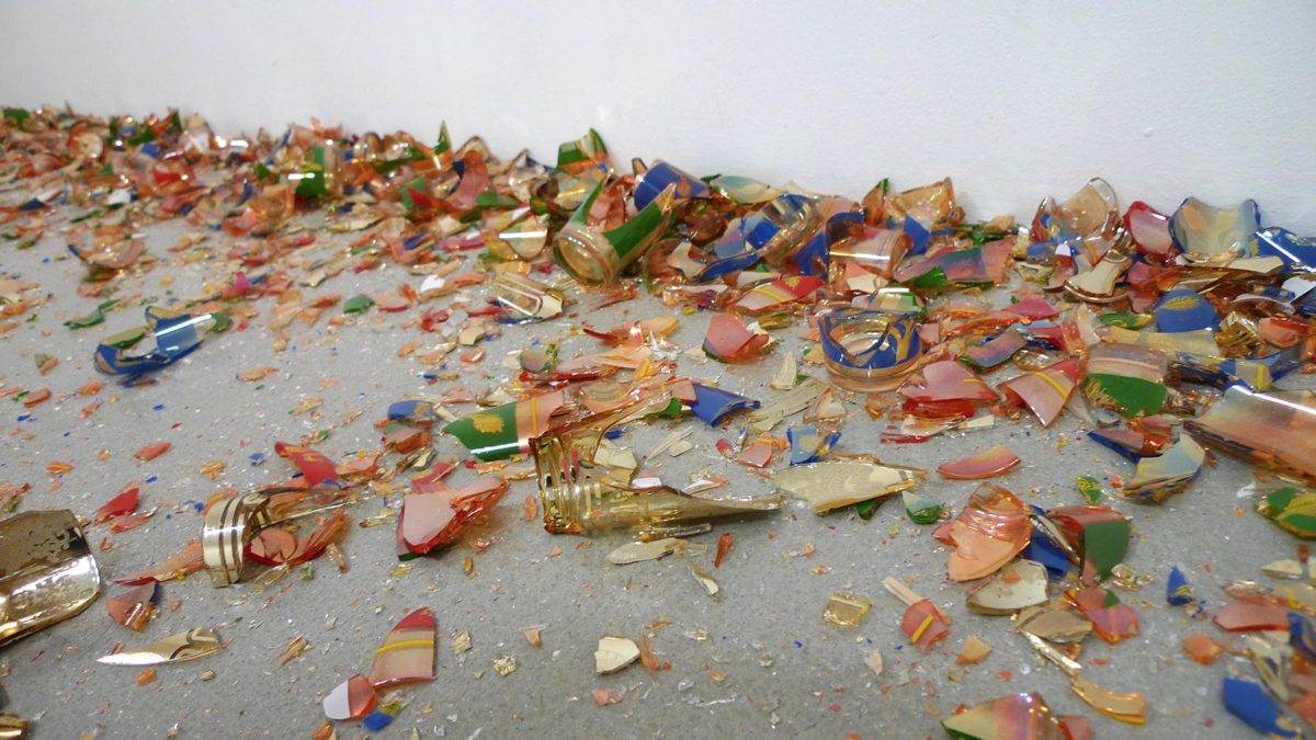 <i>erratum</i>, 2004
</br>
broken glass, variable dimensions
</br>
installation view, moma ps1, new york
>