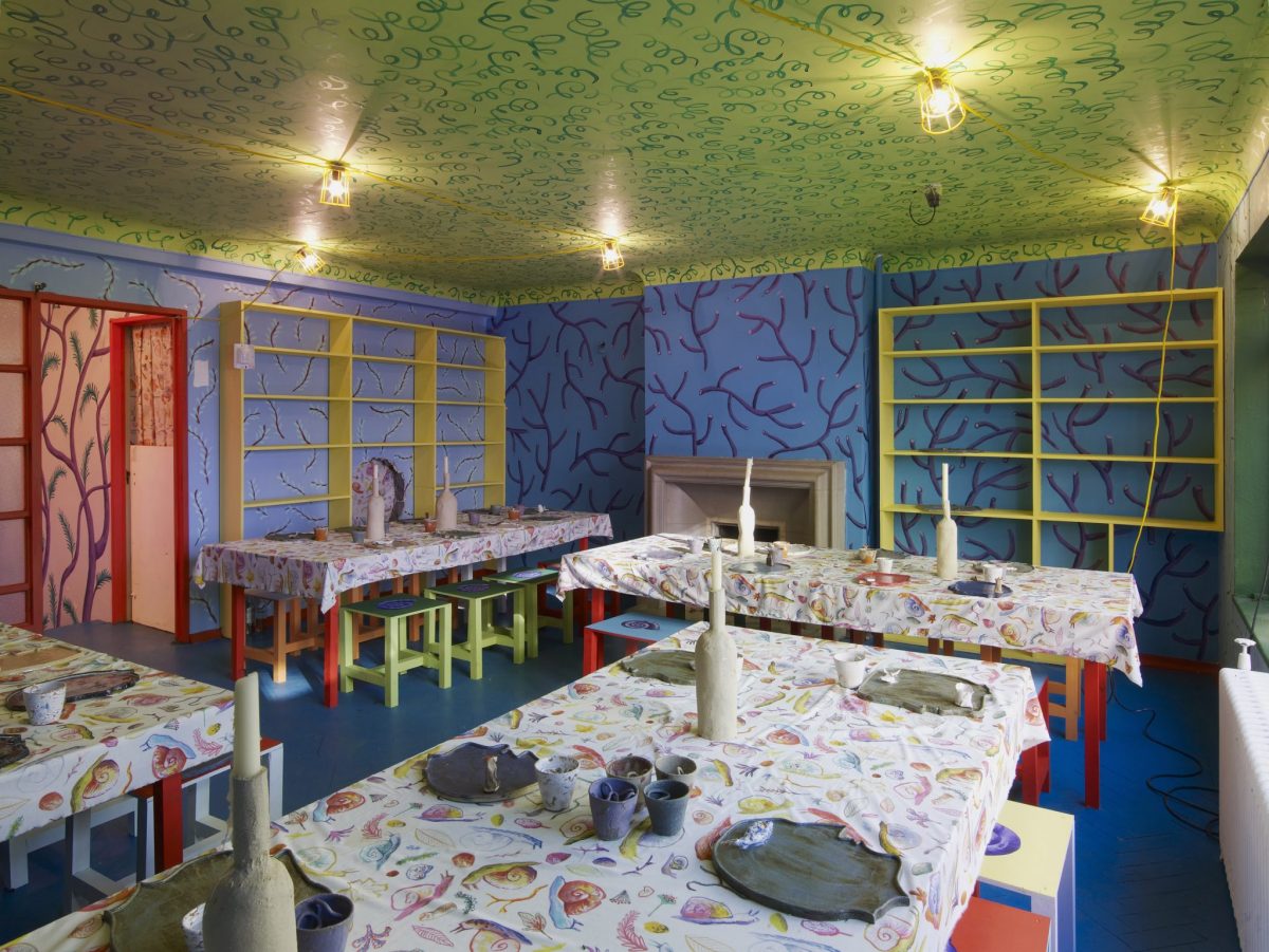 <i>snails in notting hill</i>, 2015
</br>
installation view, the fleming collection, london>
