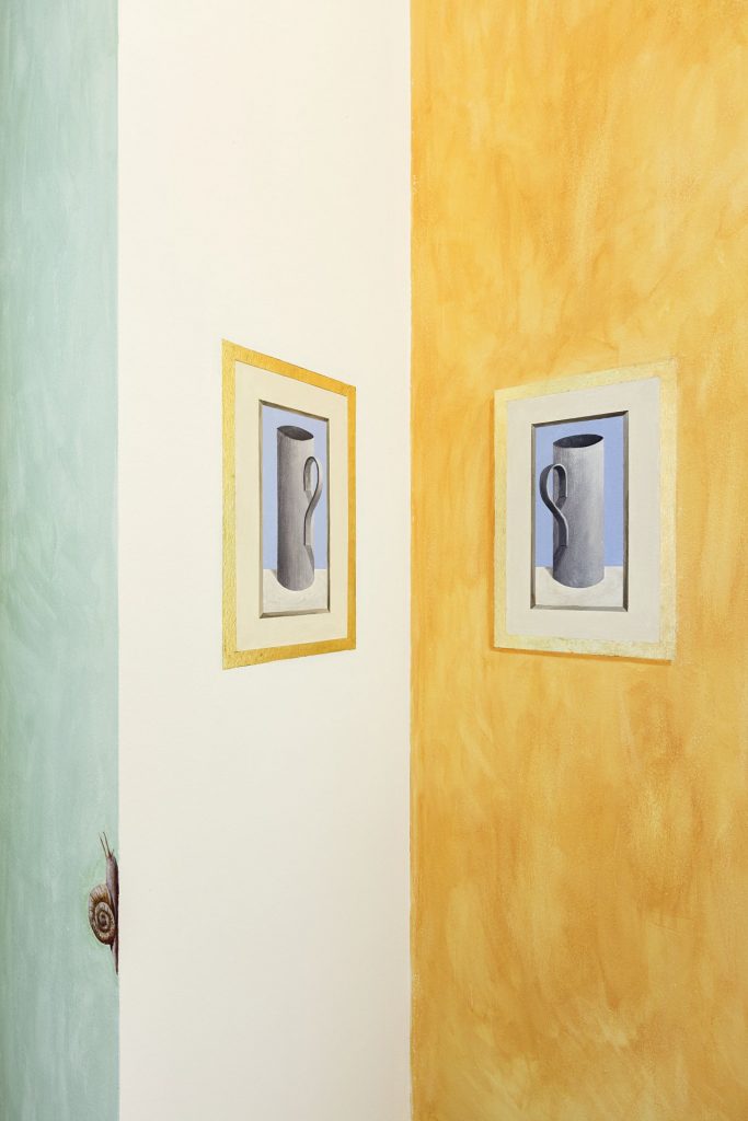 <i>snails' chapel</i>, 2015
</br>
installation view, kaufmann repetto, milan>