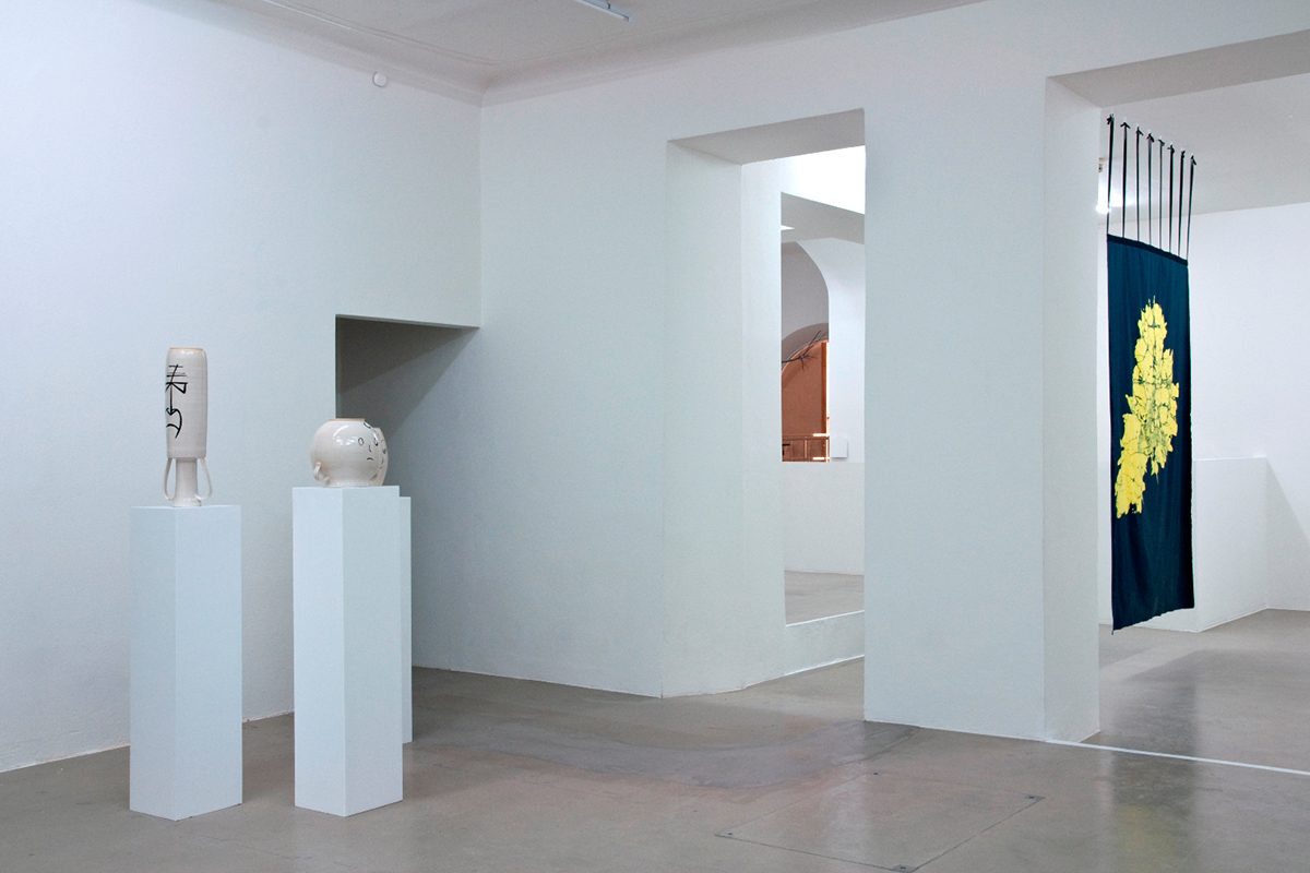 <i>end rhymes and openings</i>, 2012 
</br>
installation view, grazer kunstverein, graz
>