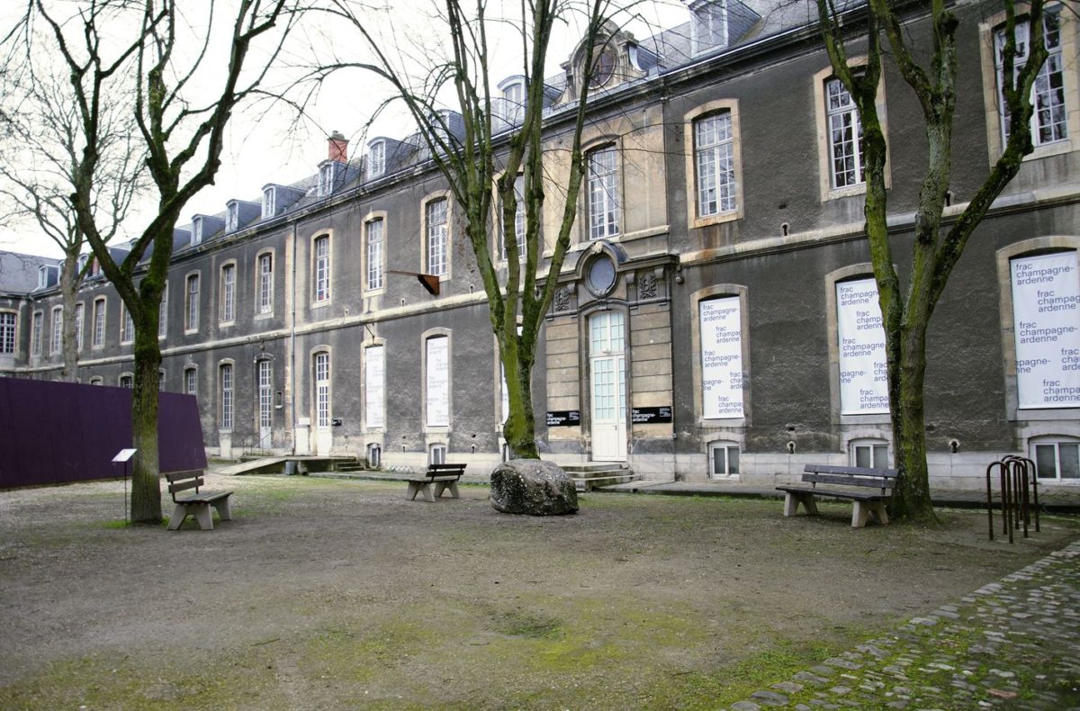 <i>le rappel des oiseaux</i>, 2010
</br>
installation view, frac champagne-ardenne, reims>