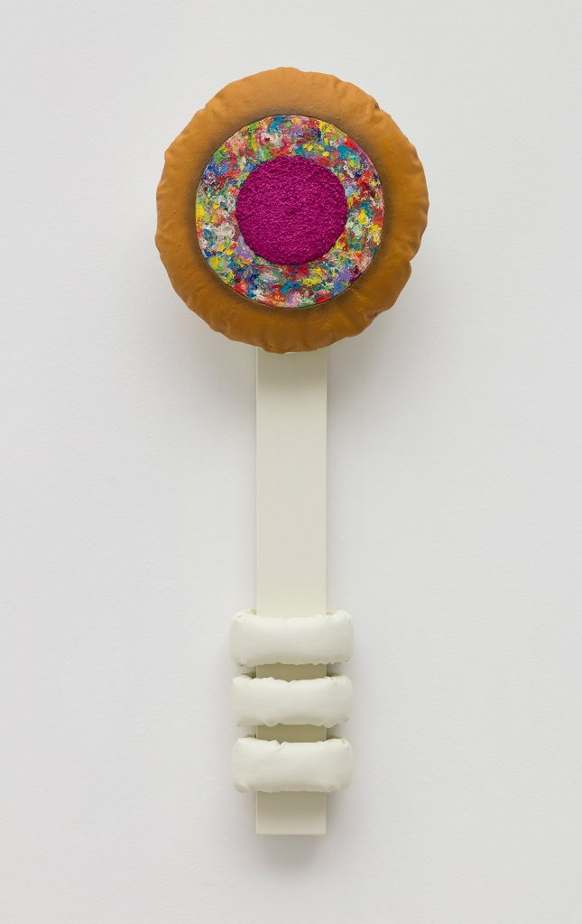 <i>untitled</I>, 2018
</br>
oil on canvas
</br>
83,8 x 29,2 x 9,7 cm / 33 x 11.5 x 3.8 in
>