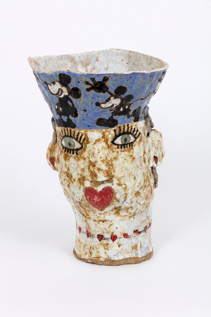 <i>untitled</i>, 1999
</br>
glazed ceramic, 24,1 x 14 x 14 cm / 9.5 x 5.5 x 5.5 in>
