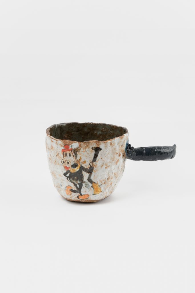 <i>untitled</I>, 2019
</br>
glazed ceramic
</br>
7,6 x 13,9 x 9,5 cm / 3 x 5.5 x 3.7 in>