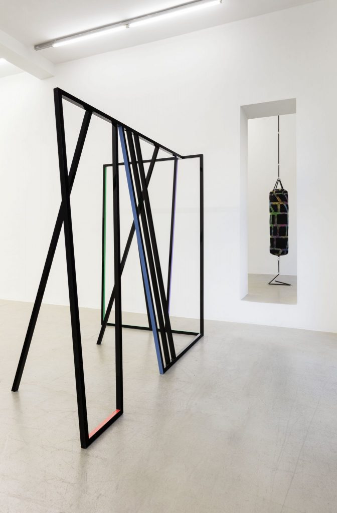 eva rothschild, installation view, kaufmann repetto, milano, 2017