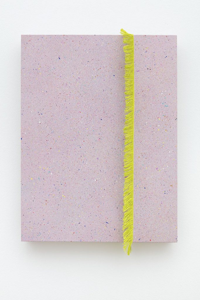 <i>untitled</i>, 2015</br>oil on canvas</br> 76 x 57 x 12 cm / 29.9 x 22.4 x 4.7 in