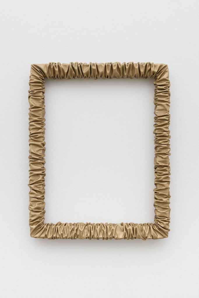 <i>untitled</i>, 2015</br>oil on canvas</br>62 x 50 x 5 cm /24.4 x 19.7 x 2 in