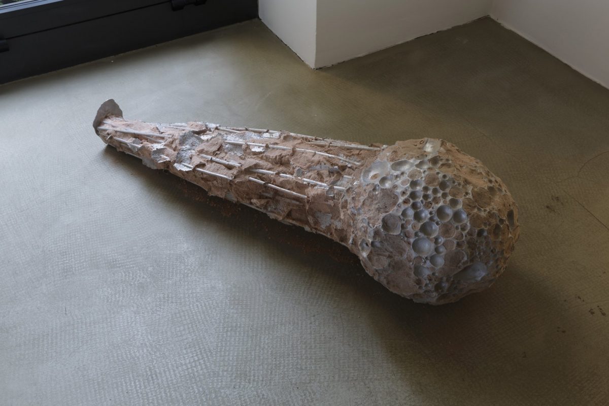<i>iniziare un tempo (to begin a time)</i>, 2012</br>red clay, aluminium</br>98,9 x 335,2 x 98, 8 cm / 37 x 132 x 37 in