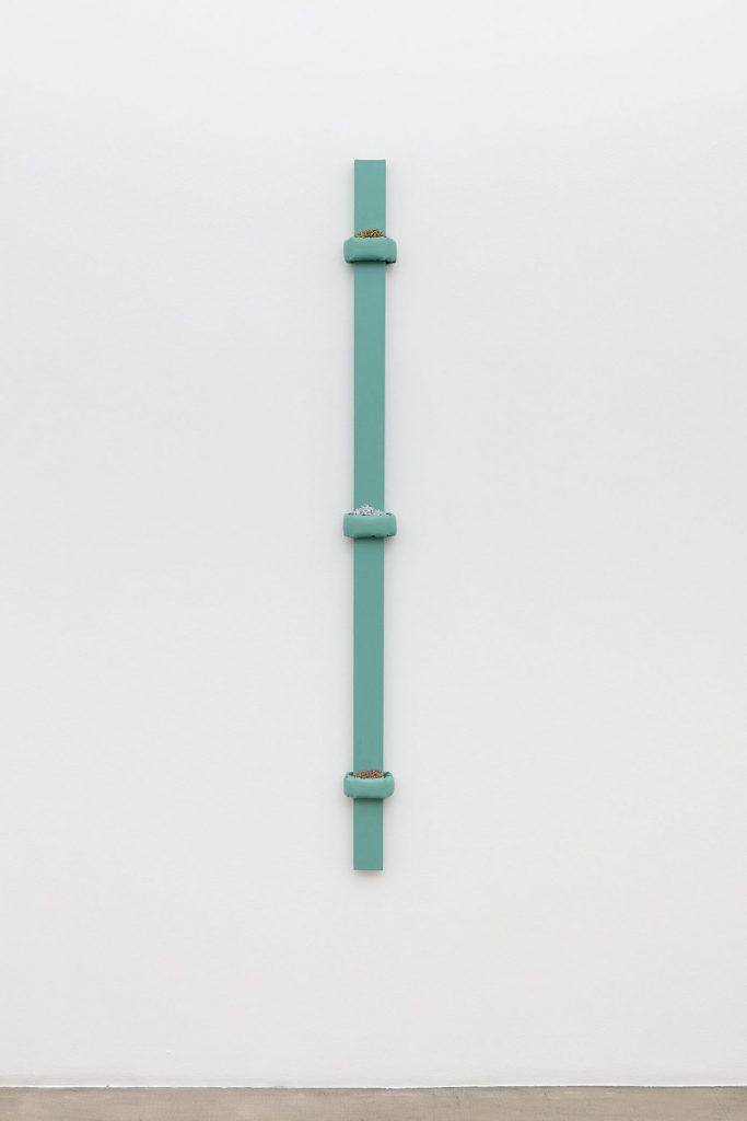 <i>untitled</i>, 2015</br>oil on canvas</br>182 x 12 x 6 cm / 71.6 x 4.7 x 2.4 in