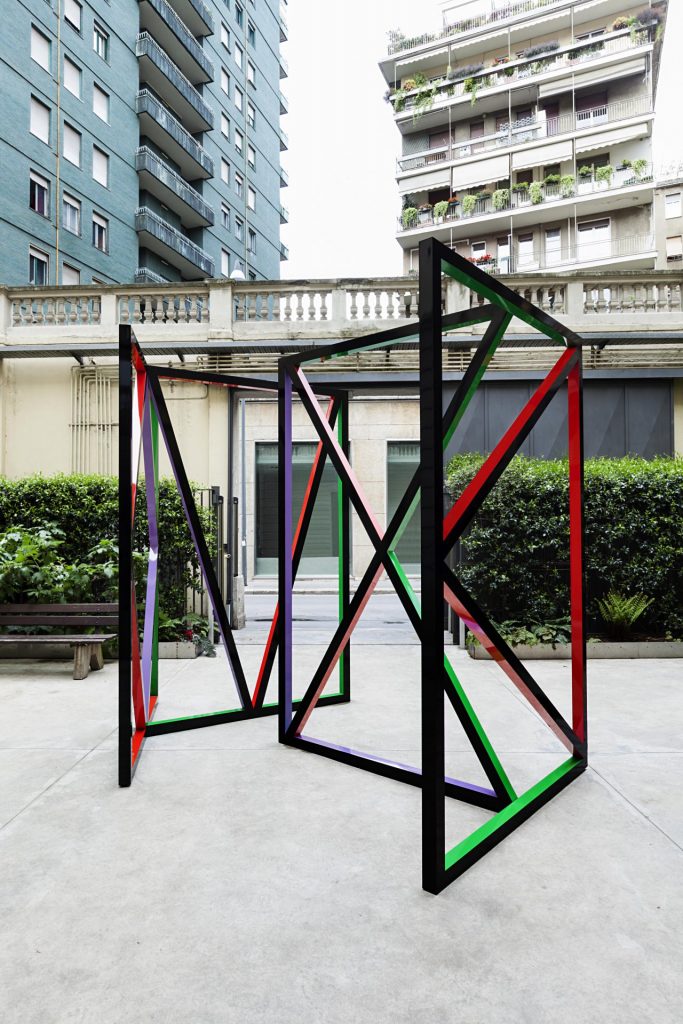 eva rothschild, middle temple, 2015
painted aluminum, 300 x 352 x 338 cm