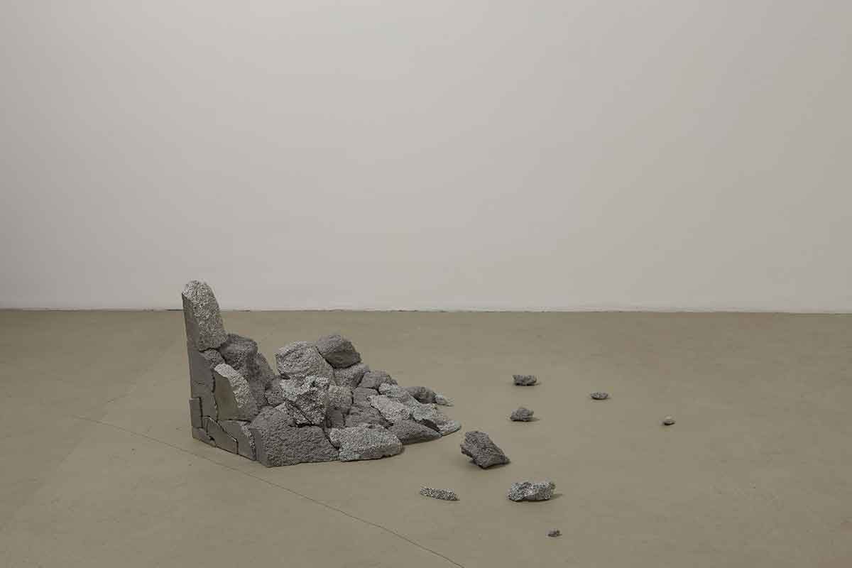 <i>verso l'eternità</i>, 2010</br>zinc, aluminium</br>35 x 60 x 40 cm / 13.7 x 23.6 x 15.7 in