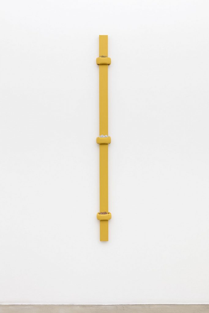 <i>untitled</i>, 2015</br>oil on canvas</br>182 x 12 x 6 cm / 71.6 x 4.7 x 2.4 in