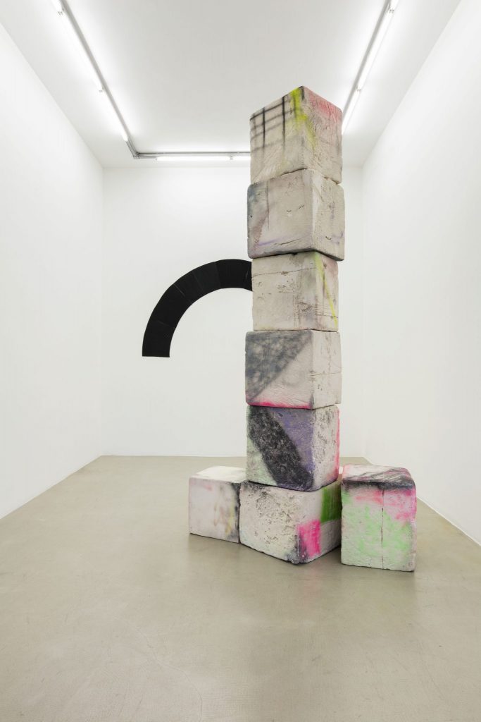 eva rothschild, installation view, kaufmann repetto, milano, 2017