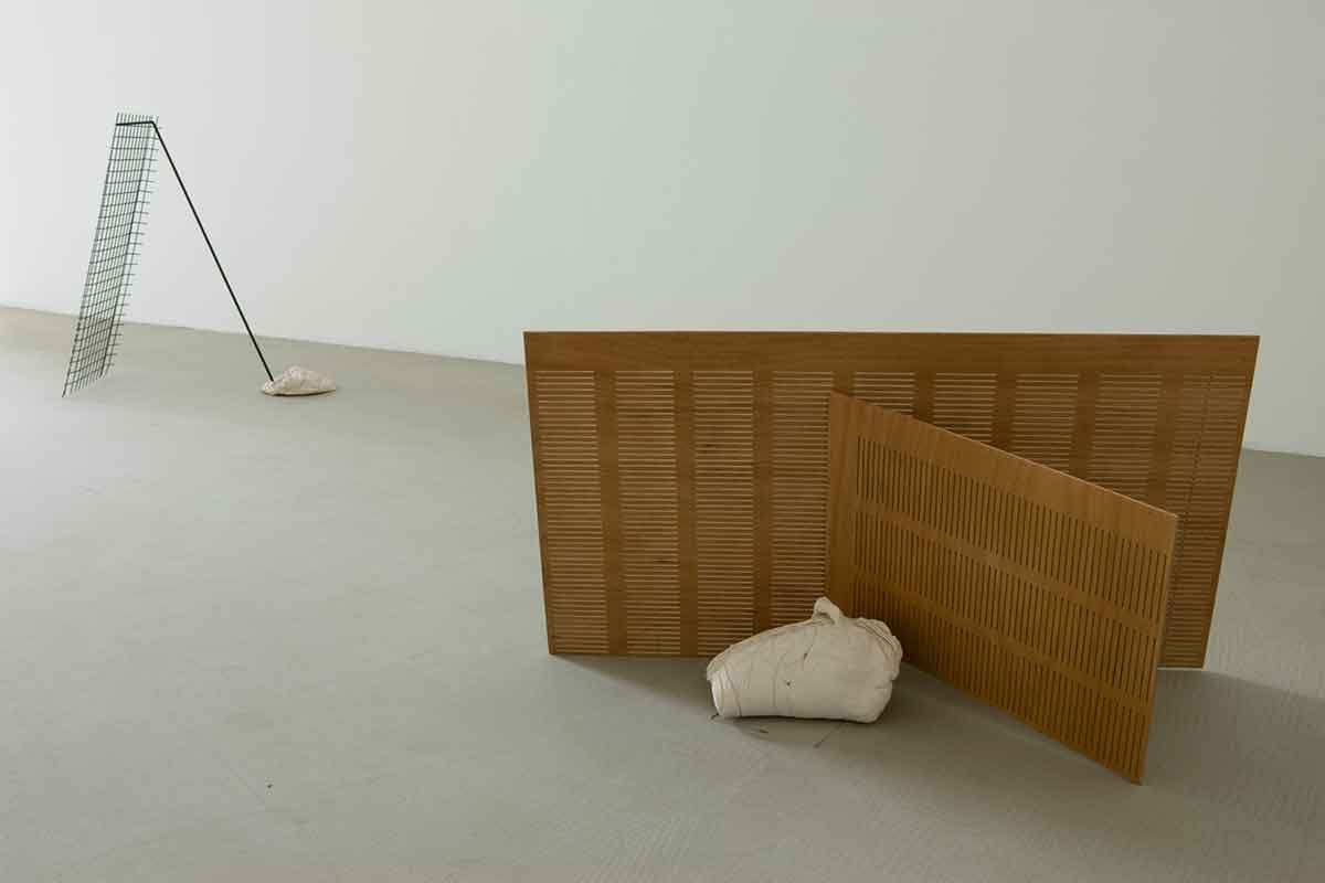 <i>thea djordjadze</i>, 2010</br>installation view, kaufmann repetto, milan