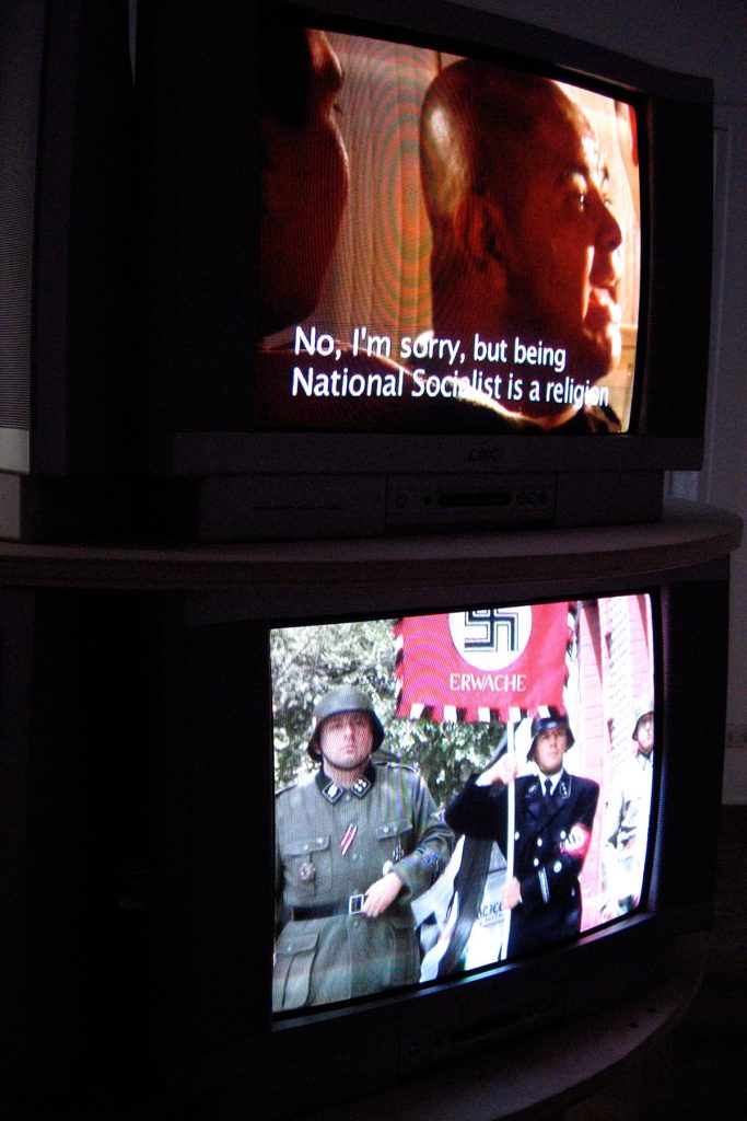 yoshua okón, bocanegra: a walk in the park, 2007
5 channel video installation, 5 hanging lcd screens