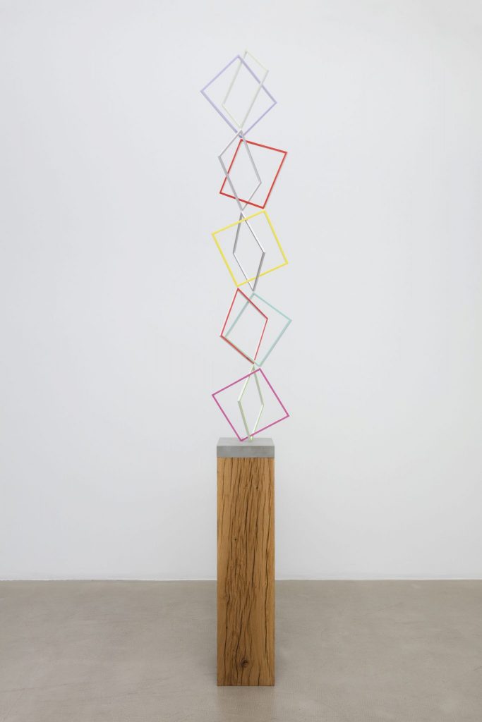 hirise daytime (white), 2016
aluminium, paint, oak, concrete, 329 x 45 x 47 cm