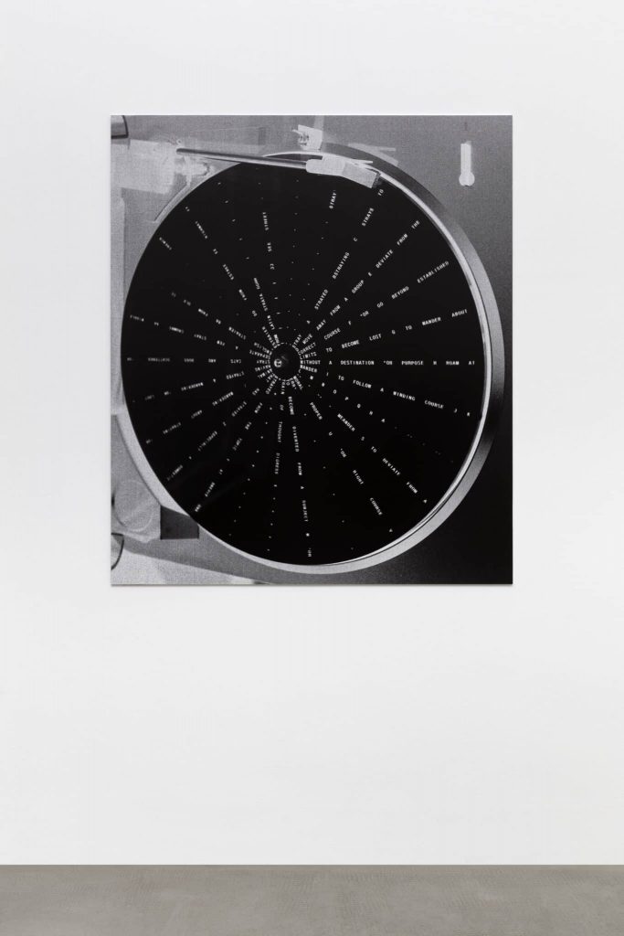 <i>strayer</i>, 2018</br>
archival pigment print mounted on aluminum</br> 127 x 110,2 x 0,8 cm / 50 x 43.4 x 0.3 in