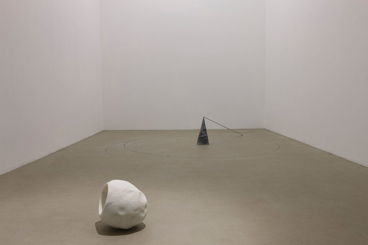 <i>tessitore di albe</i>, 2011</br>installation view, kaufmann repetto, Milan
