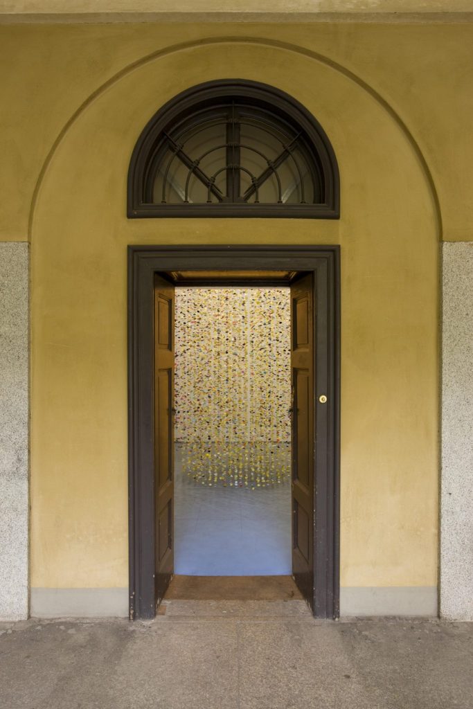 mr. baci e abbracci, installation view, francesca kaufmann, milan, 2008