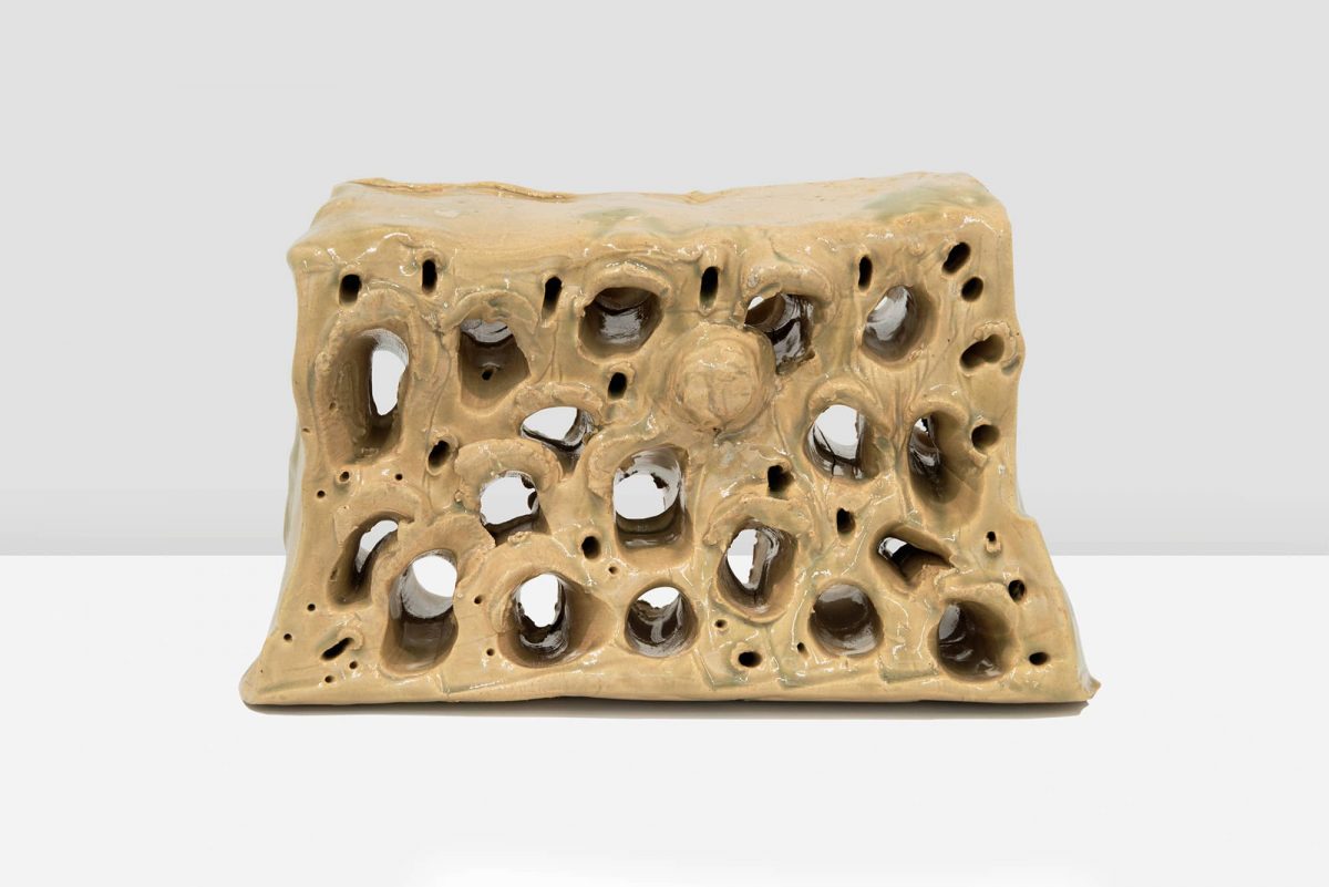 <i>wall i</i>, 2009</br>
glazed stoneware</br>7 x 11.5 x 6.75 inches 17.8 x 29.2 x 17.1 cm