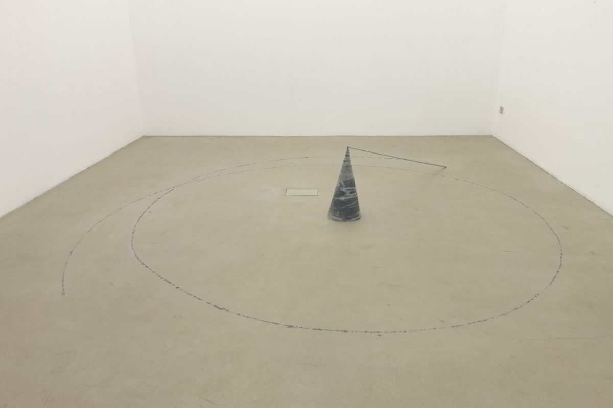 <i>spargere le proprie ceneri</i>, 2009</br>marble, steel, aluminium, ashes