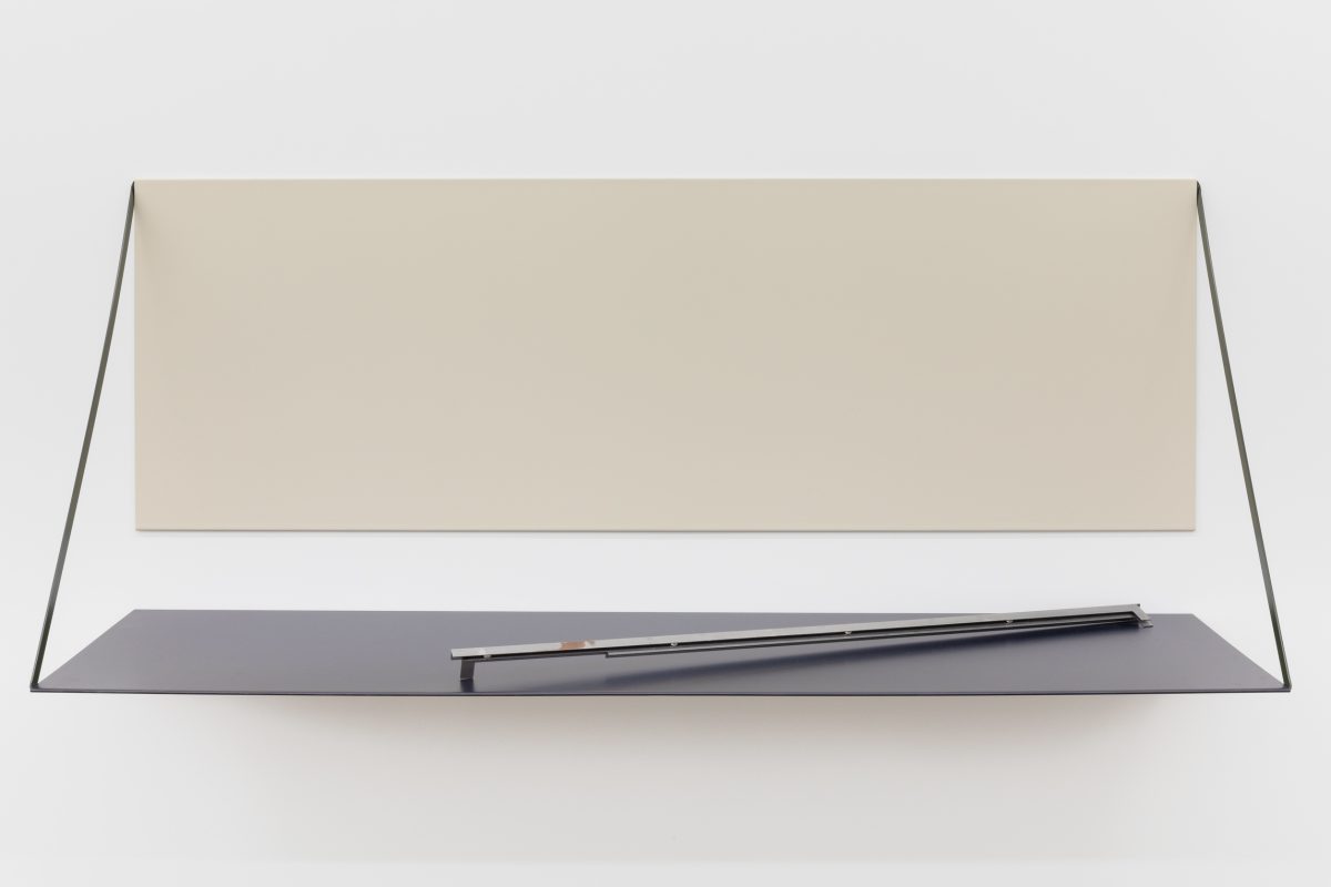 <i>untitled</I>, 2020
</br>
steel, powder coated, 105 x 234 x 58 cm / 41.3 x 92.1 x 22.8 in