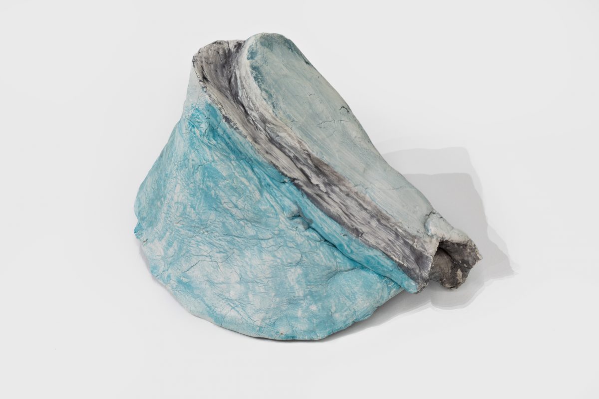 <i>untitled</I>, 2020
</br>
plaster, paint, 14 x 25,4 x 17,8 cm / 5.5 x 10 x 7 in