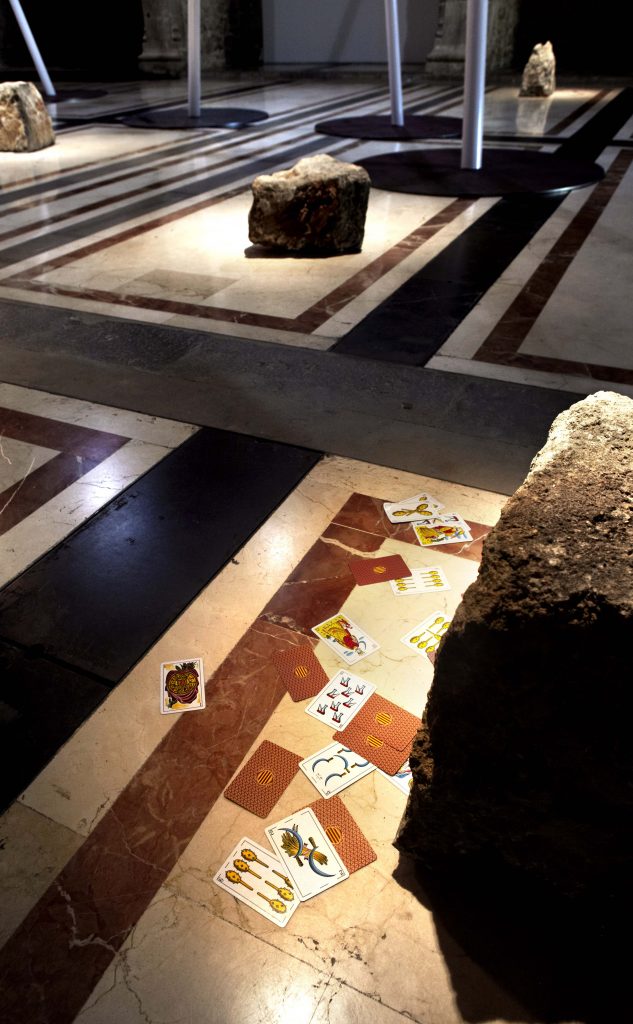 <I>la ronda</i>, 2010
</br> installation view, Capella MACBA, Barcelona