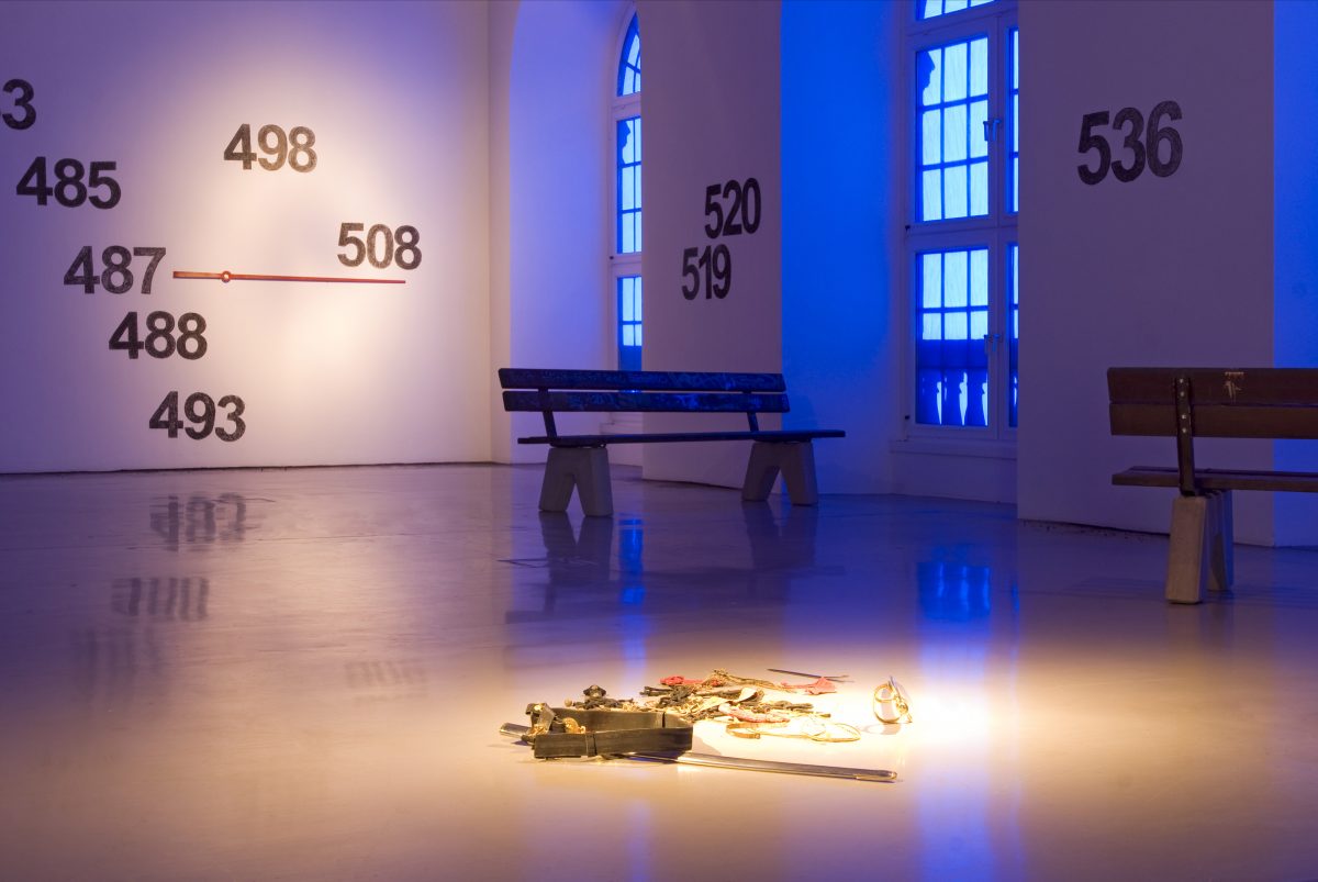 <I>les sanglots long</i>, 2009
</br> installation view, Kunsthalle fridericianum, Kassel
