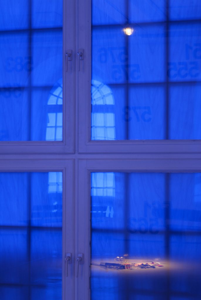 <I>les sanglots long</i>, 2009
</br> installation view, Kunsthalle fridericianum, Kassel