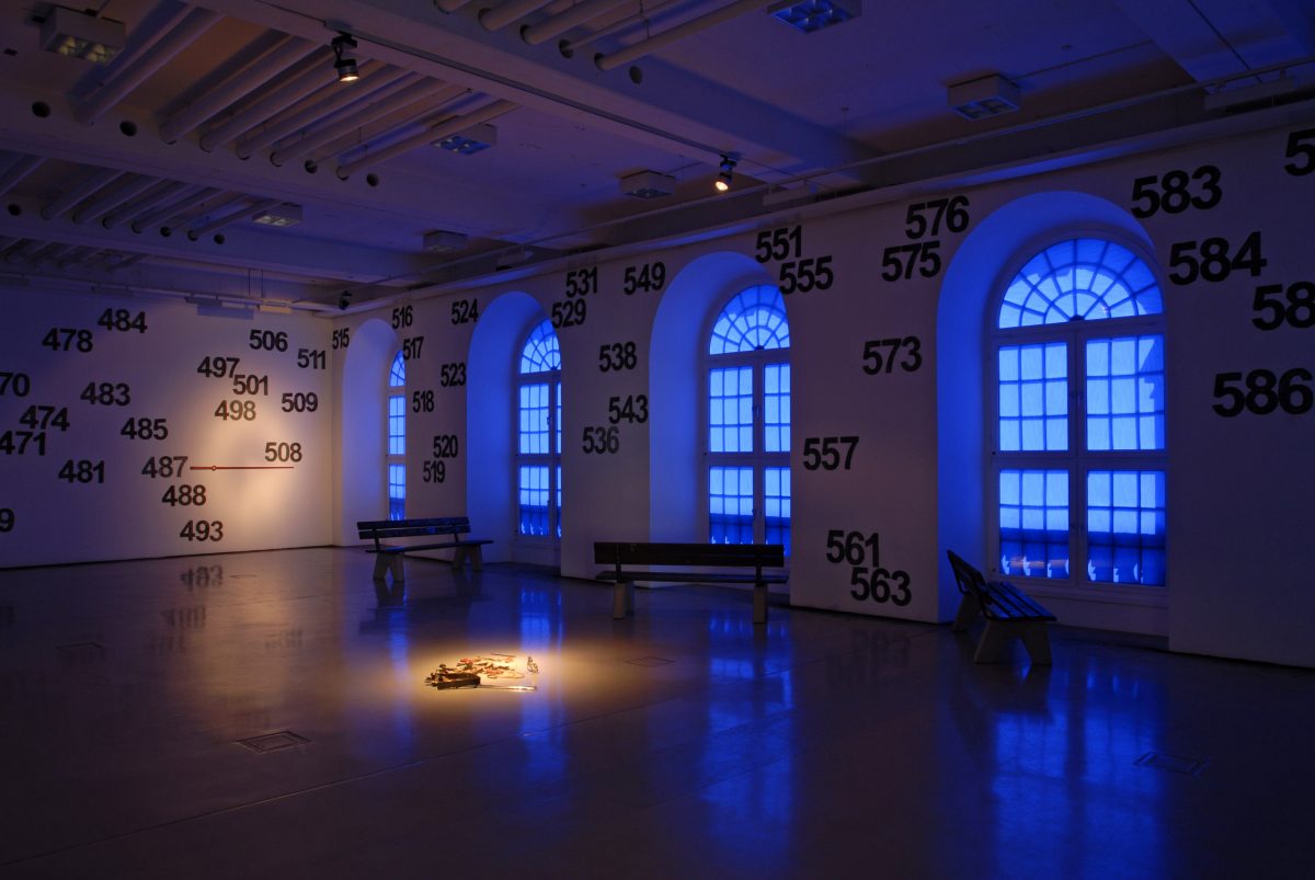 <I>les sanglots long</i>, 2009
</br> installation view, Kunsthalle fridericianum, Kassel