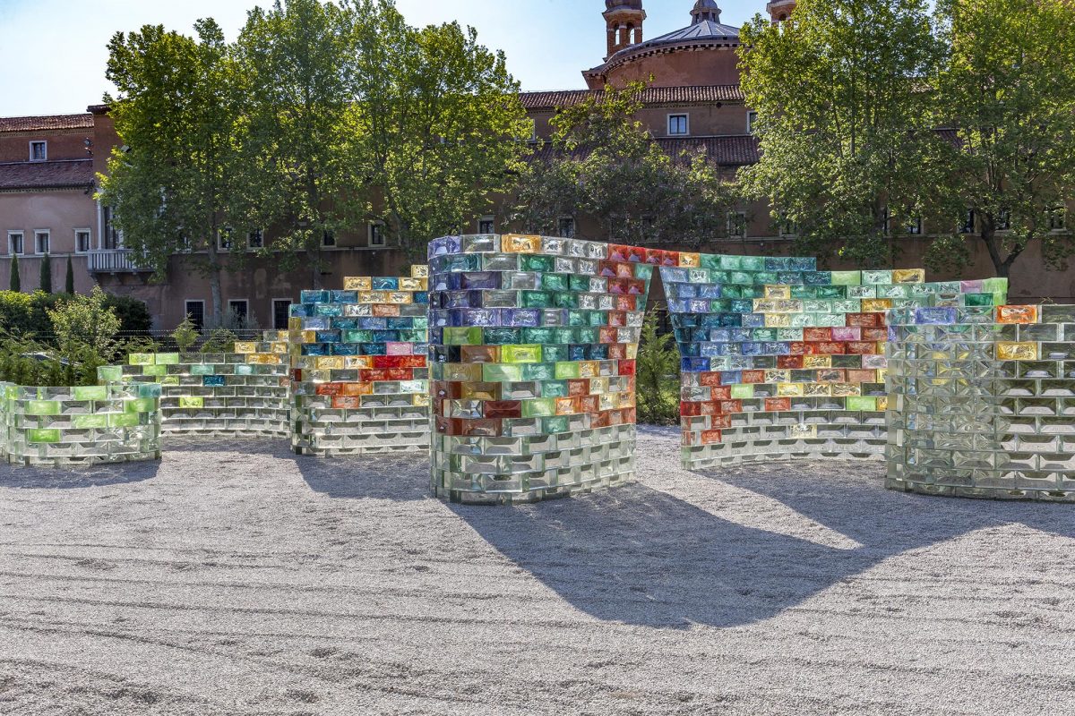 <I>pae white</i>, 2017
</br> installation view, fondazione cini - le stanze del vetro