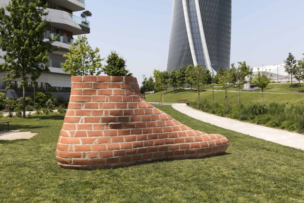 <I>Judith Hopf, Han and Foot for Milan</i>, 2018
</br> installation view, ArtLine Park of Contemporary Art, Milan