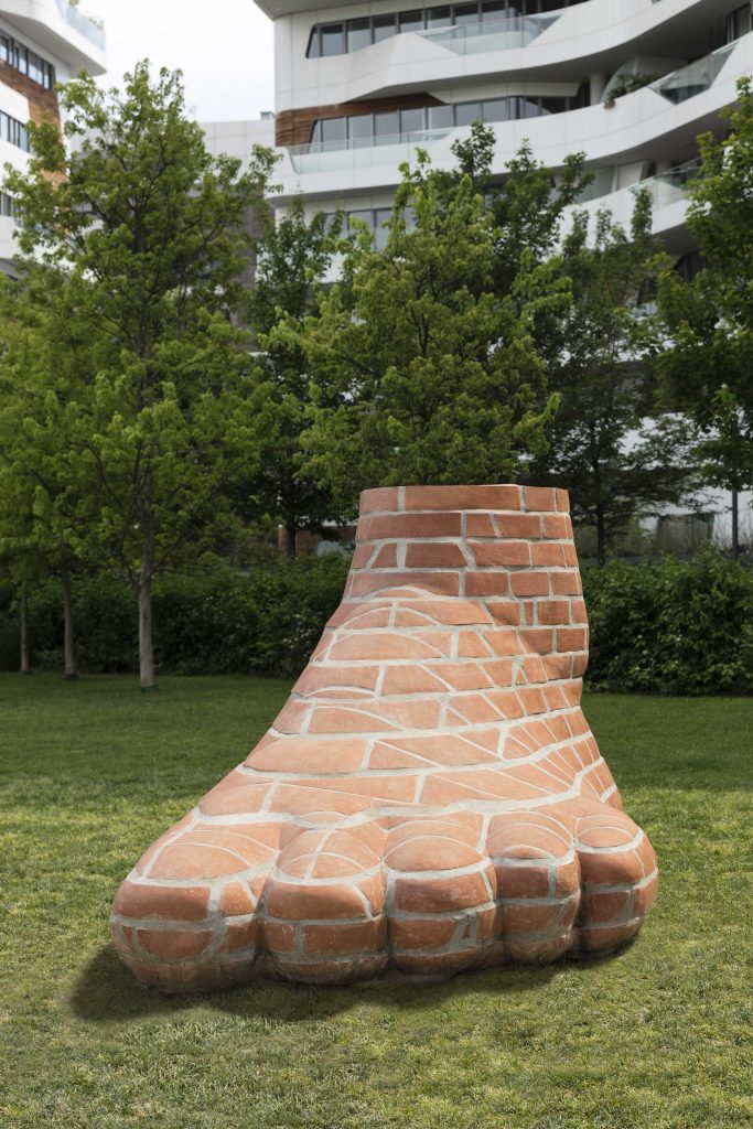 <I>Judith Hopf, Han and Foot for Milan</i>, 2018
</br> installation view, ArtLine Park of Contemporary Art, Milan