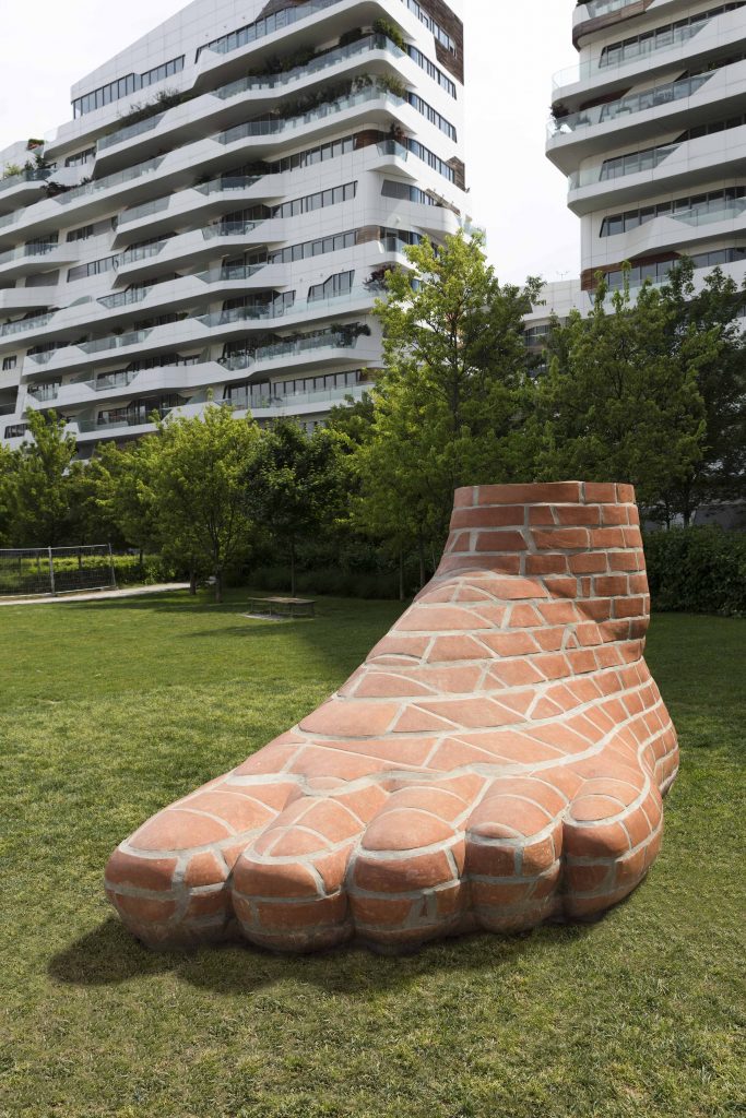 <I>Judith Hopf, Han and Foot for Milan</i>, 2018
</br> installation view, ArtLine Park of Contemporary Art, Milan