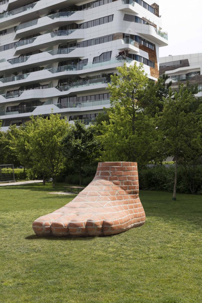 <I>Judith Hopf, Han and Foot for Milan</i>, 2018
</br> installation view, ArtLine Park of Contemporary Art, Milan