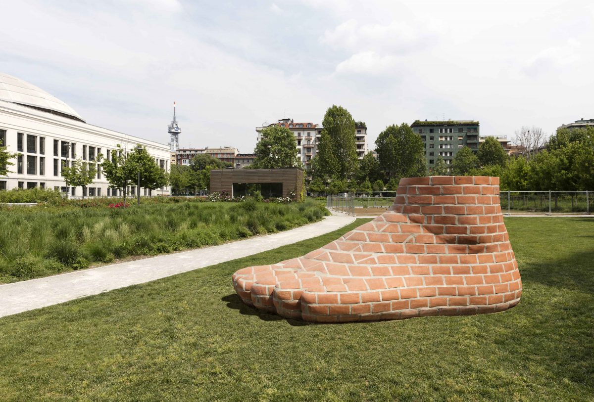 <I>Judith Hopf, Han and Foot for Milan</i>, 2018
</br> installation view, ArtLine Park of Contemporary Art, Milan