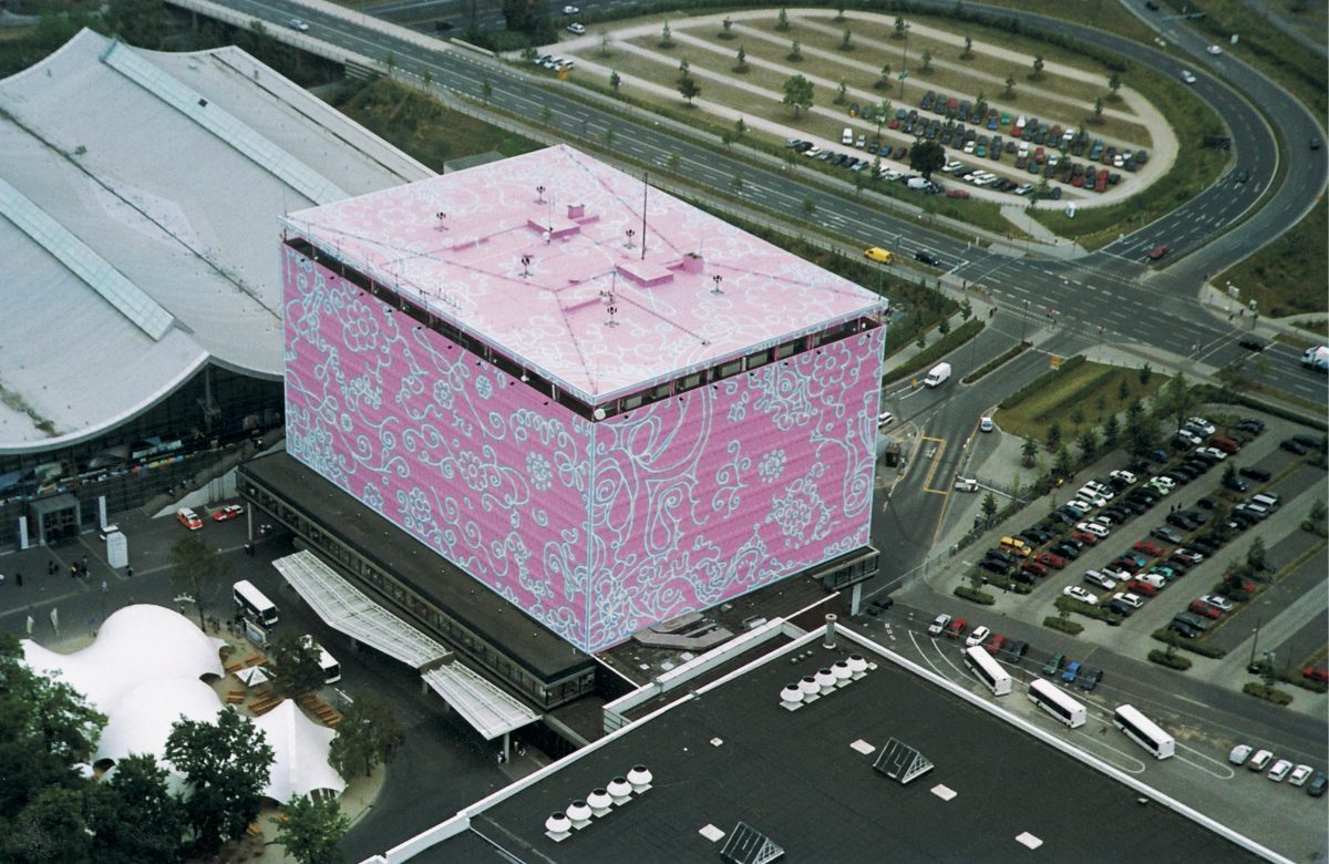 <I>Pink Building</i>, 2000
</br> installation view, Expo 2000, Hannover